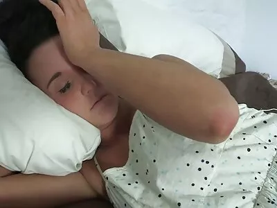 Плешив мъж немски порно филми чука момиче в апетитна еластична цепка.
