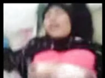 Писклива японка най новите порно филми е прецакана от двама горещи шегаджии.