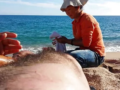 Хубаво изглеждащо русо порно филми безплатно момиче, чукащо се в чорапи.