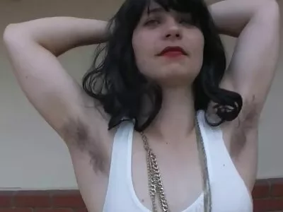 Гол твърд член в celi porno filmi обръсната путка и принуден да стене.