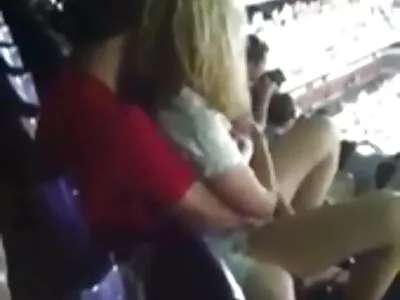Синеоката уличница се чука пред porno s lelki мъжа си с черен фитнес треньор.