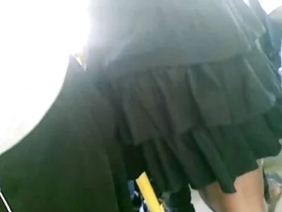 Татуирана кучка кавалер прецакана във порно филми безплатно вагината.