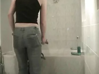 Сладко сладко момиче беше принудено porno fulmi да отиде да се чука с шефа .