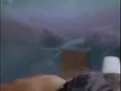 Мускулест тип влиза отзад в путка на кльощавата приятелка. porno film bg
