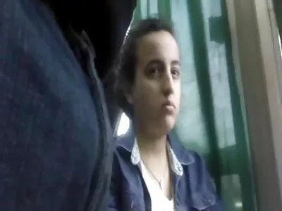 С невероятната си bezplatno gledane na seks уста, бюста смуче петел.