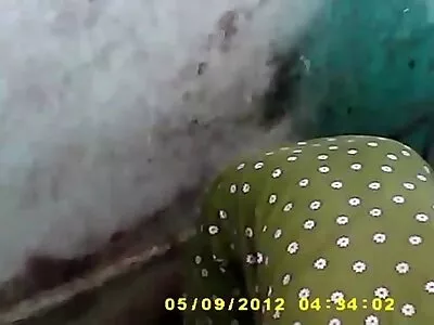 Стройната красавица възбуди сехс клипове дебелия хуй на избраника.