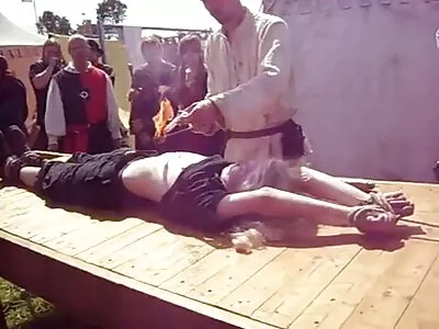 Мъж с дебел член сочно чука онлайн порно филми приятелки в дупето.