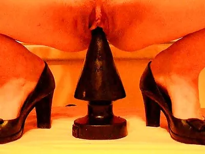 Любител на женските крака нави тънко дяволче porno s lelki на пипер .
